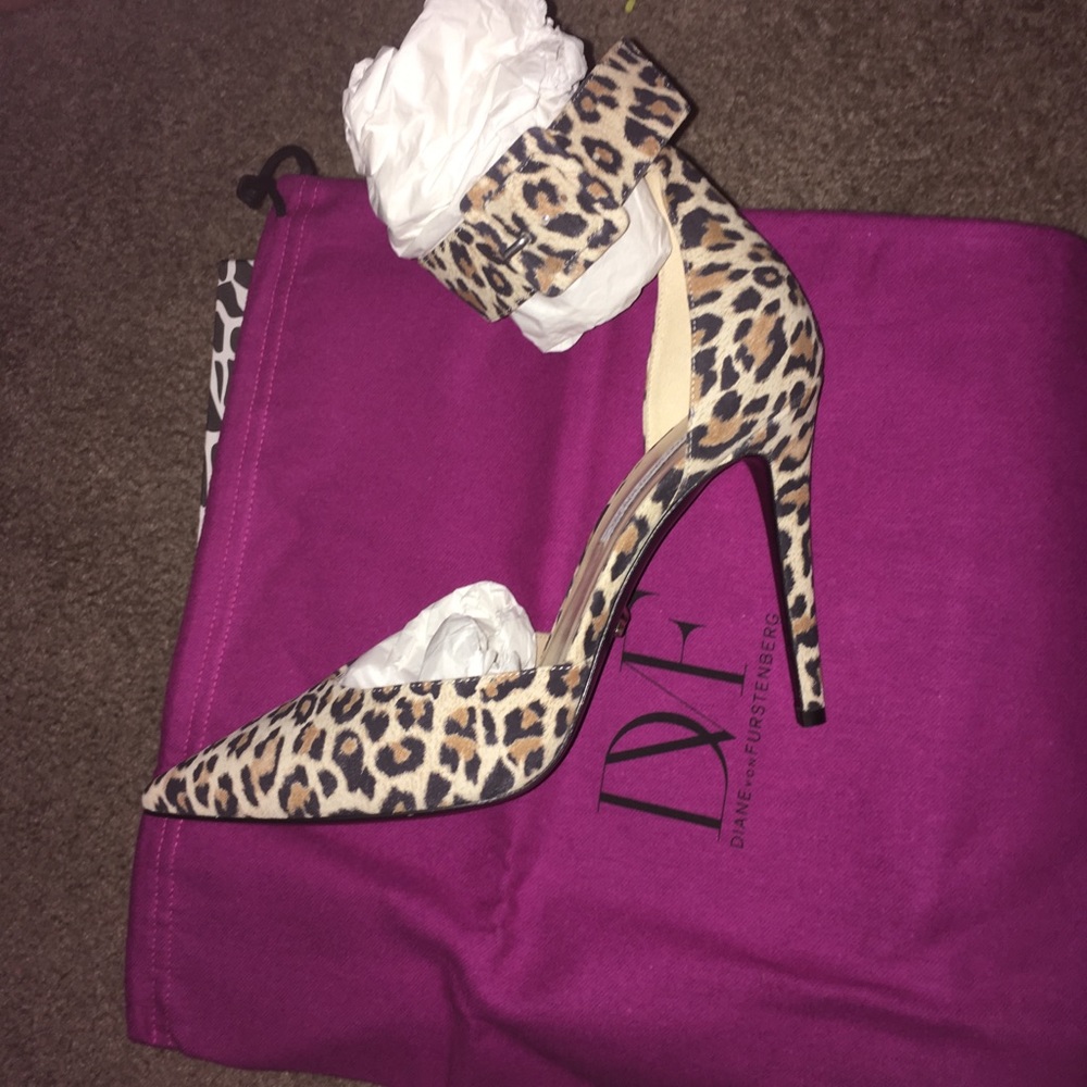 Authentic Brand New Diane Von Furstenberg